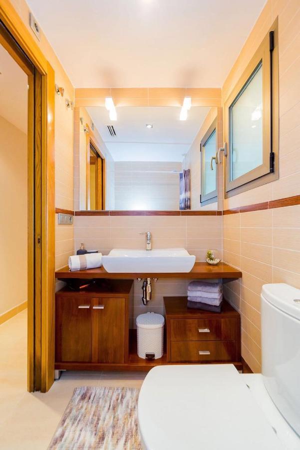 Шикарная Квартира На Первой Линии -Luxury Apartment On The First Line Sea トレビエハ エクステリア 写真