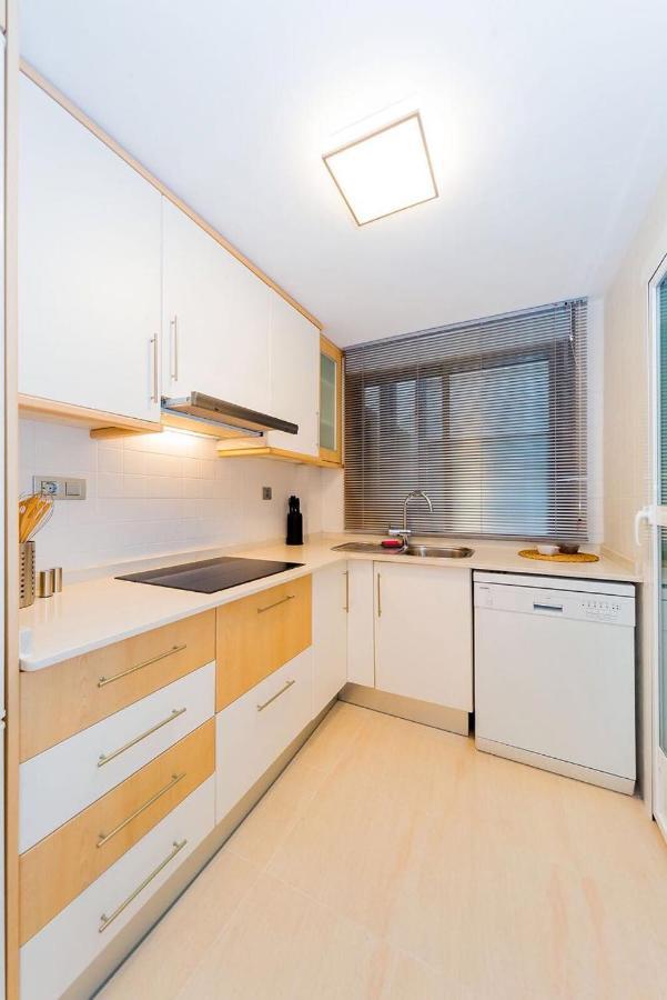 Шикарная Квартира На Первой Линии -Luxury Apartment On The First Line Sea トレビエハ エクステリア 写真
